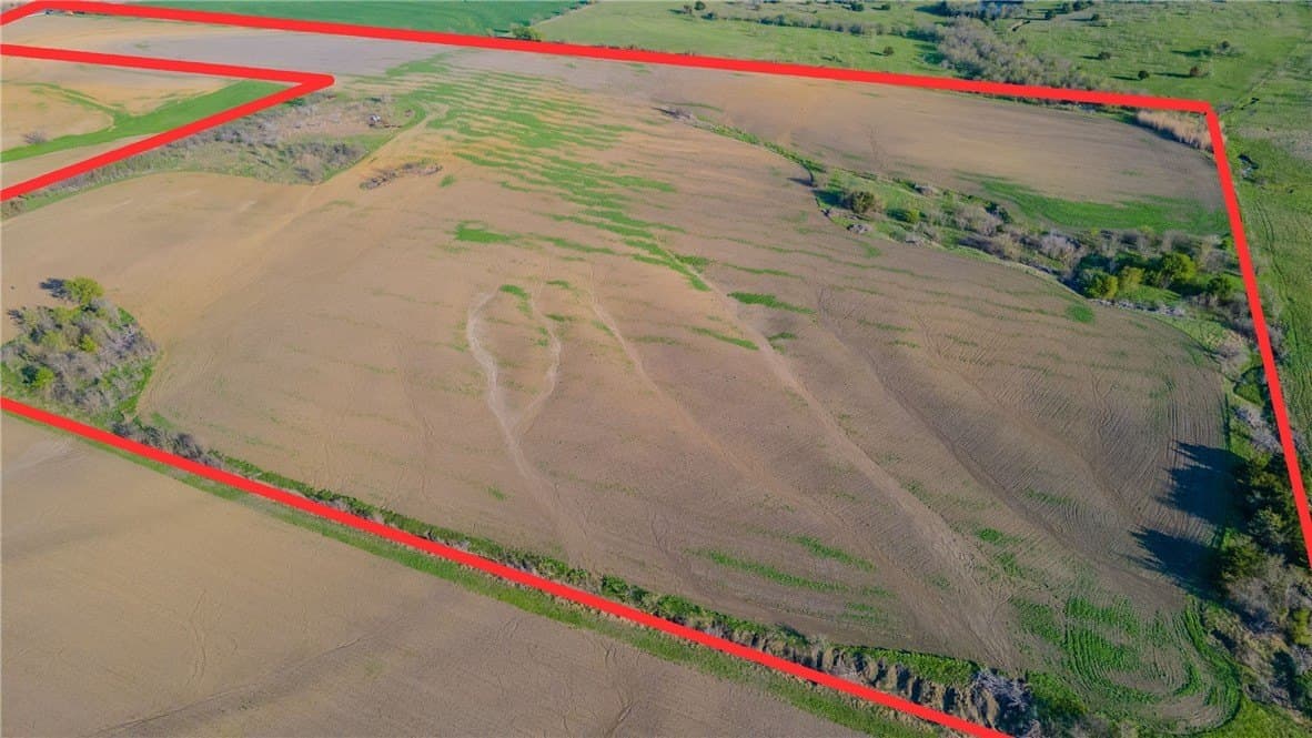 60.49 acres in Hill County - photo 2