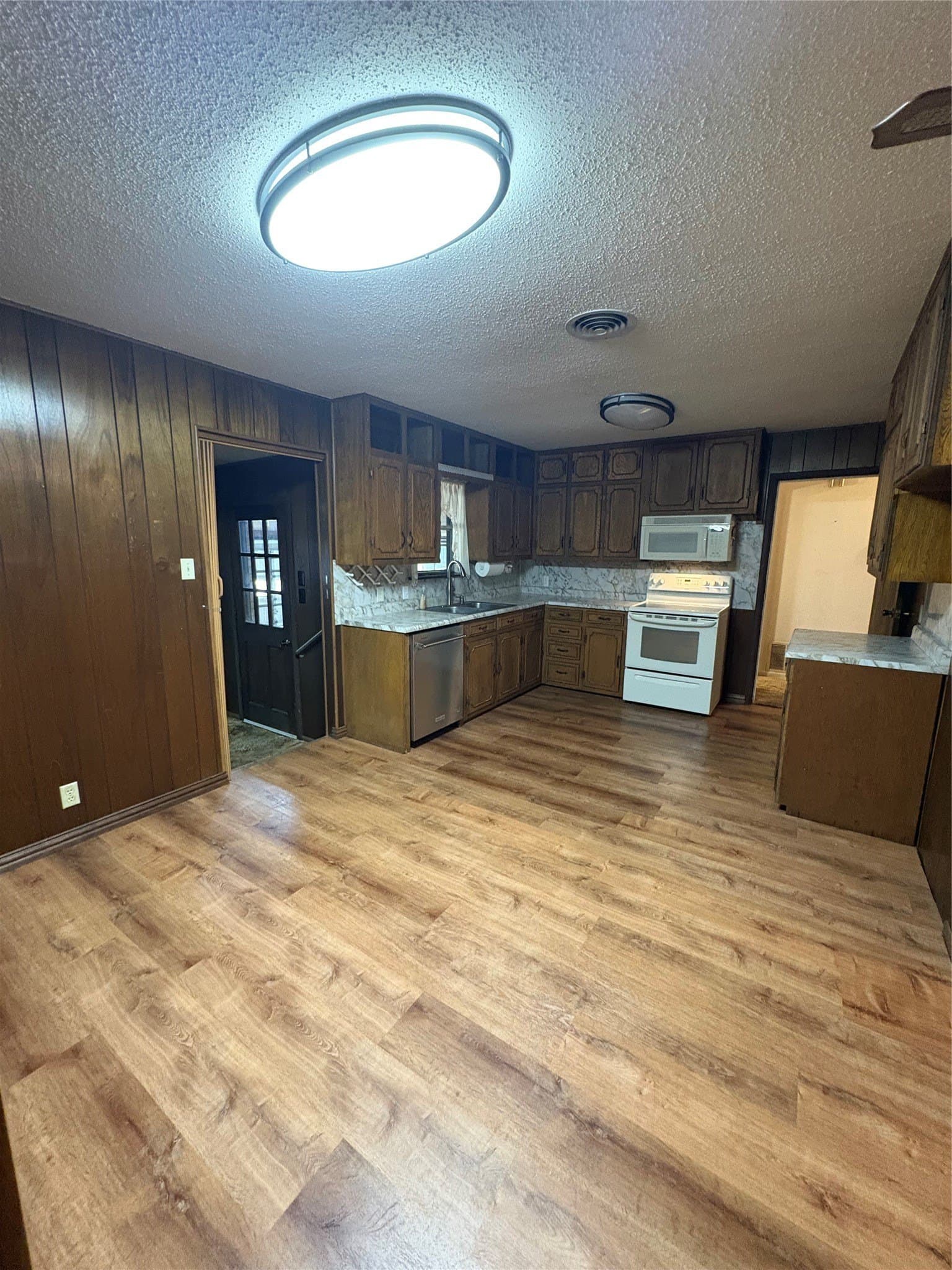13.76 acres in Wise County - photo 9
