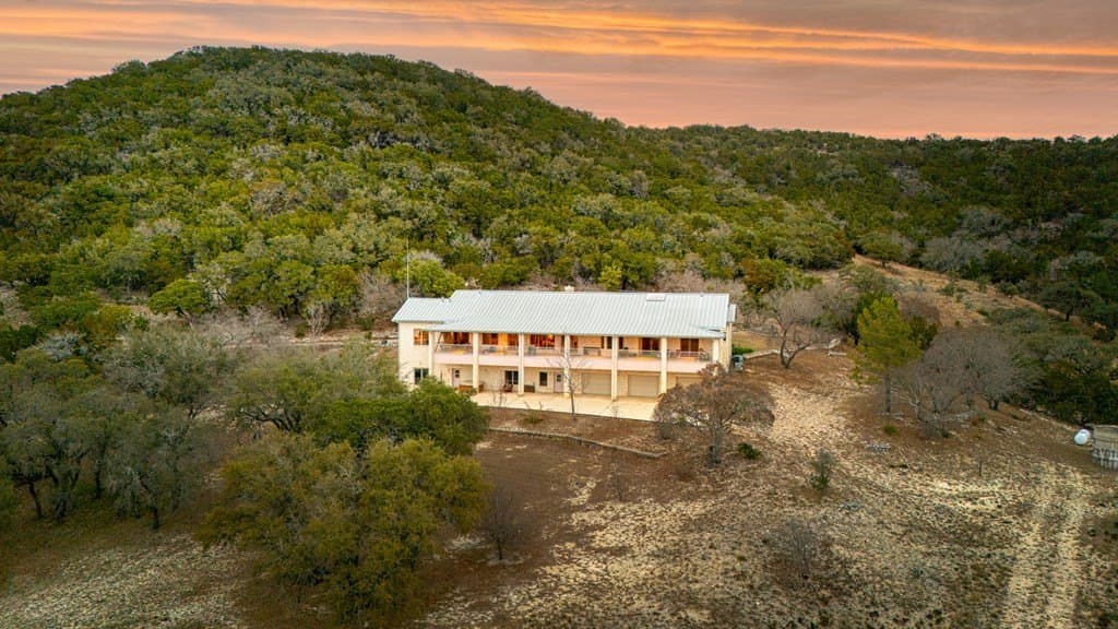 308 acres in Bandera County gallery image 3