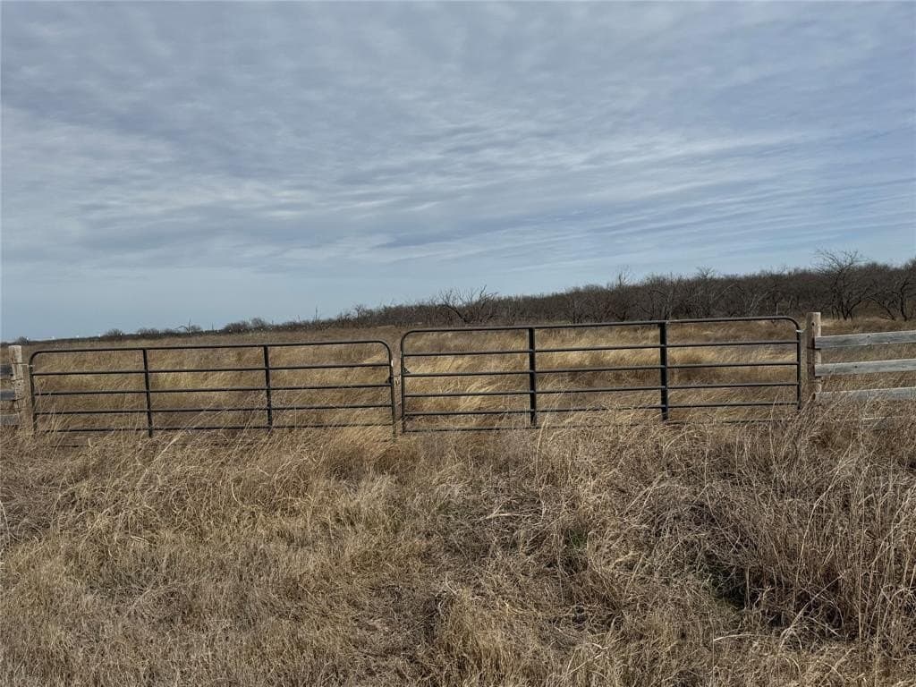 10.08 acres in Navarro County