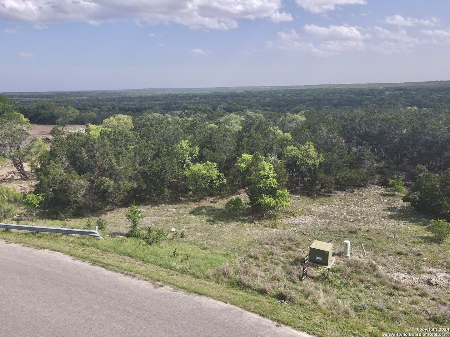 1.24 acres in Comal County gallery image 4