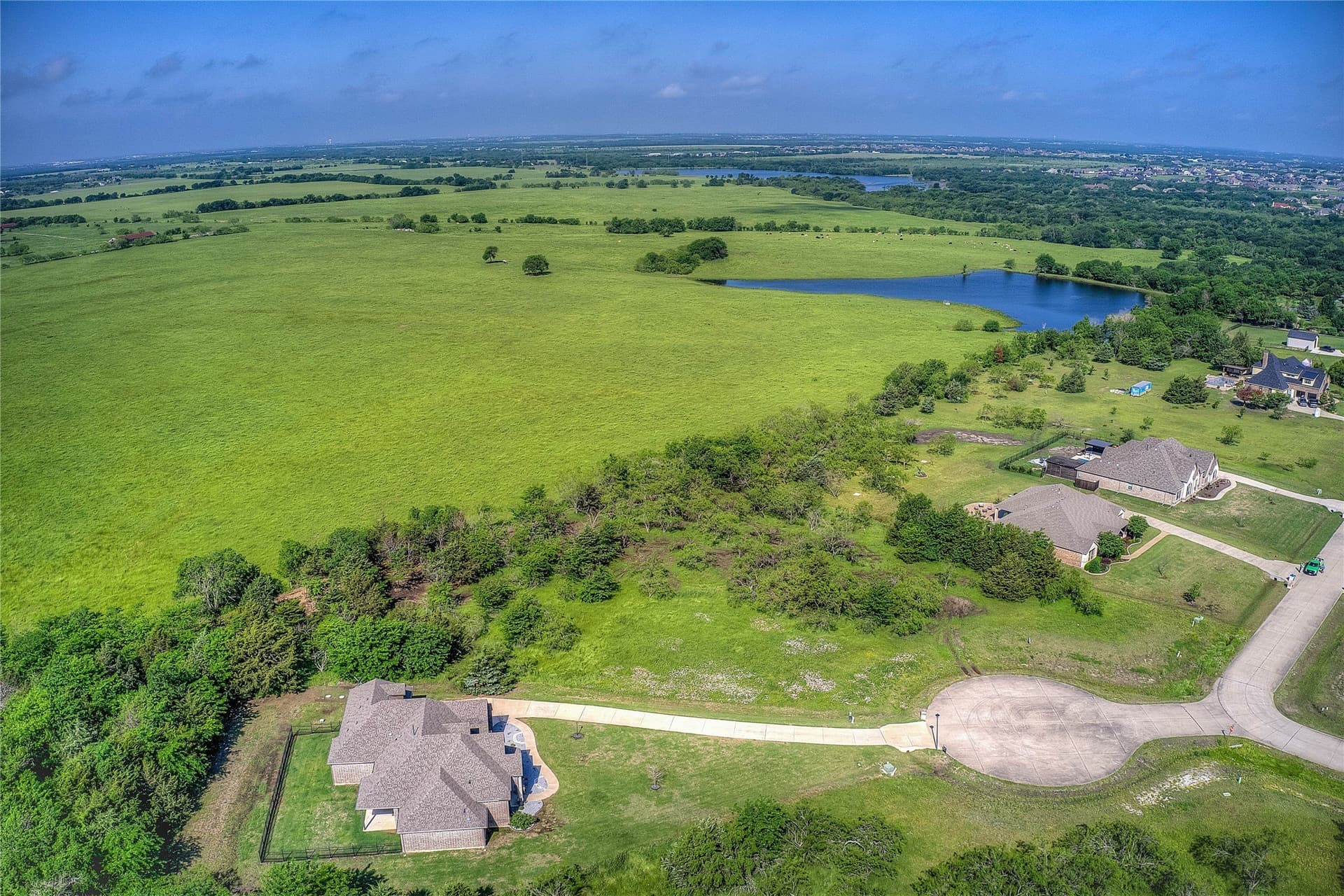 2.07 acres in Kaufman County gallery image 2