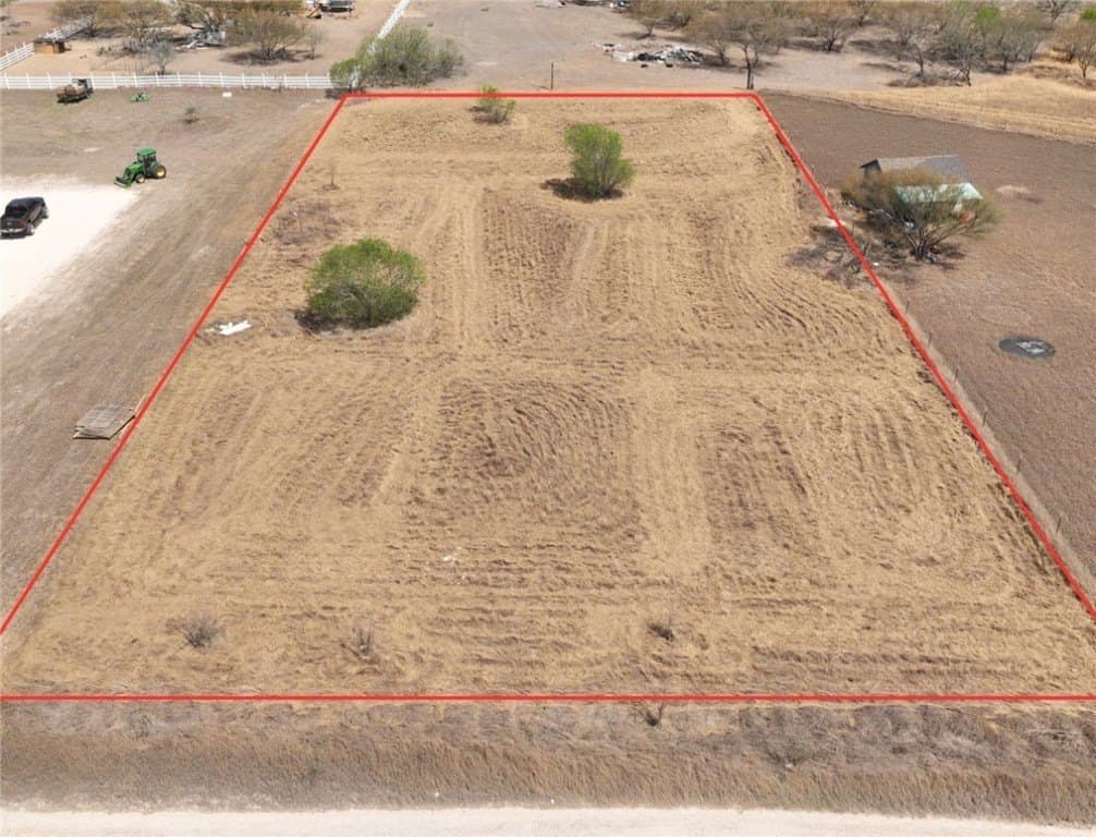 1 acres in Nueces County gallery image 2