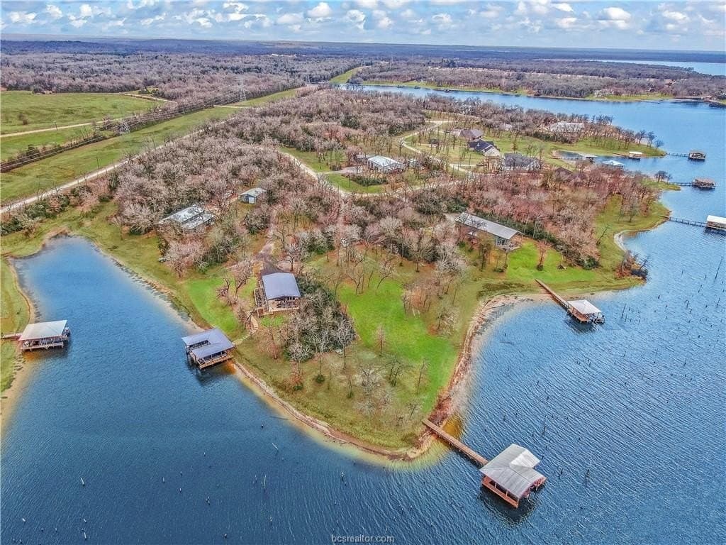 1.7 acres in Leon County gallery image 3