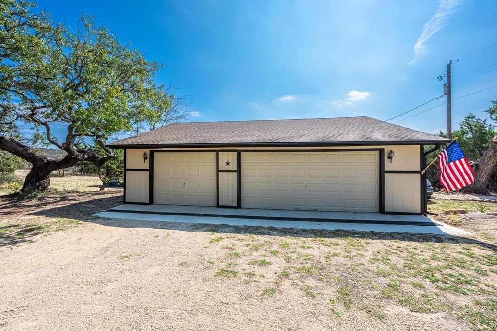 10 acres in Kerr County - photo 3