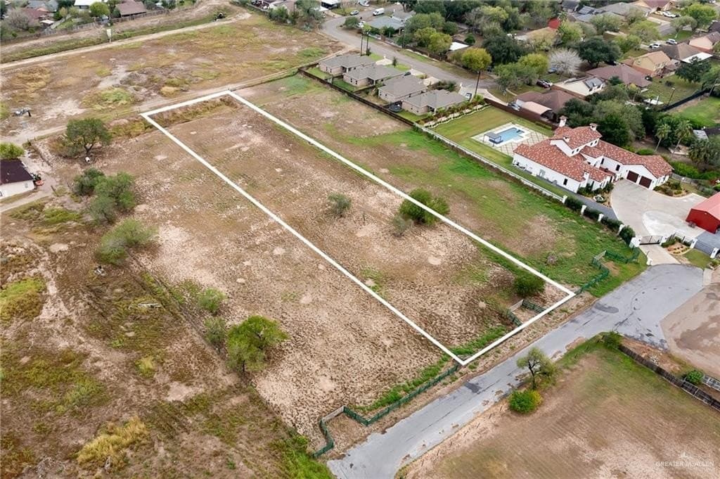 1.3 acres in Hidalgo County gallery image 4
