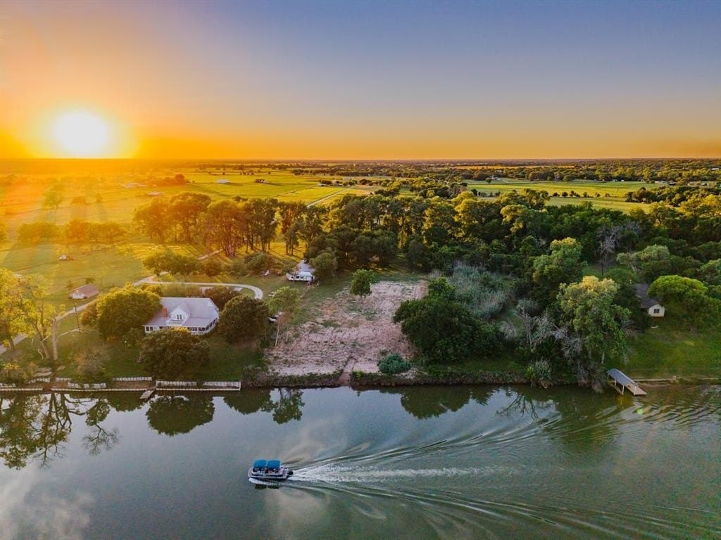 10.04 acres in McLennan County