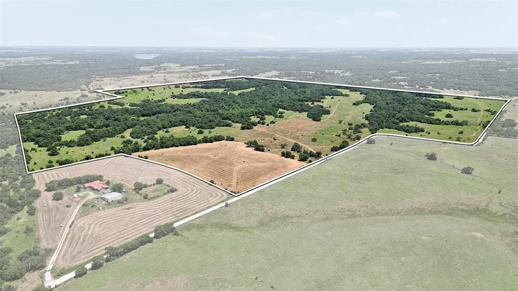 263 acres in Cooke County featured view