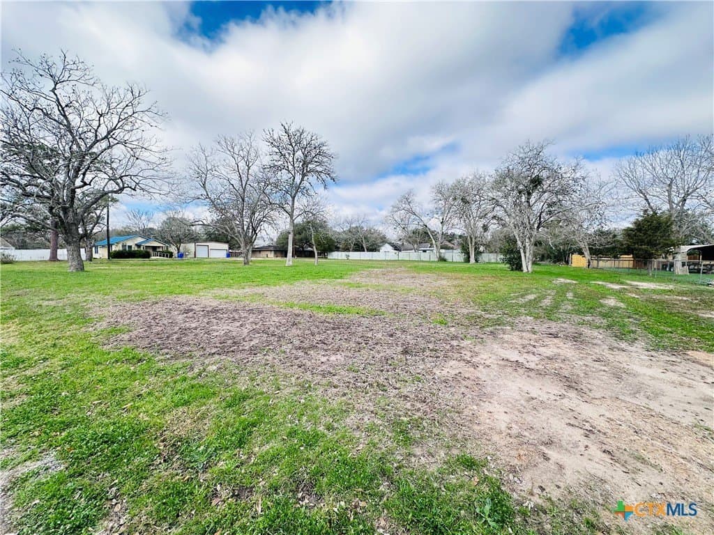 0.52 acres in Lavaca County gallery image 3