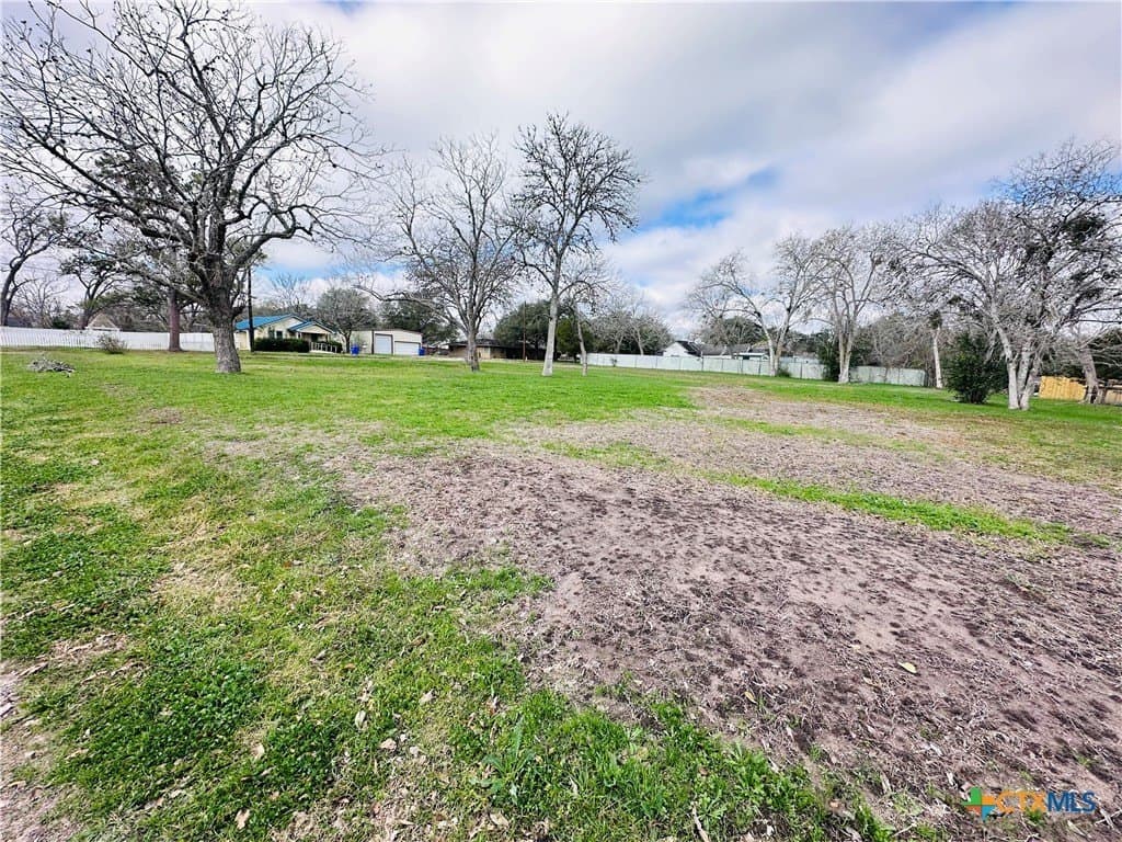 0.52 acres in Lavaca County gallery image 4