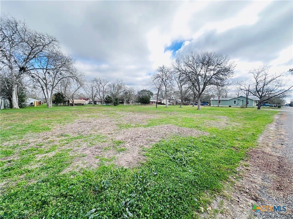0.52 acres in Lavaca County