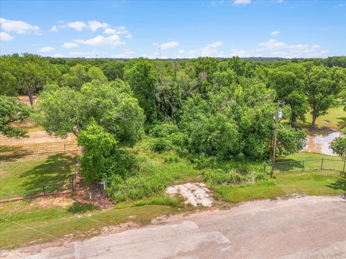 2.42 acres in Johnson County - photo 2