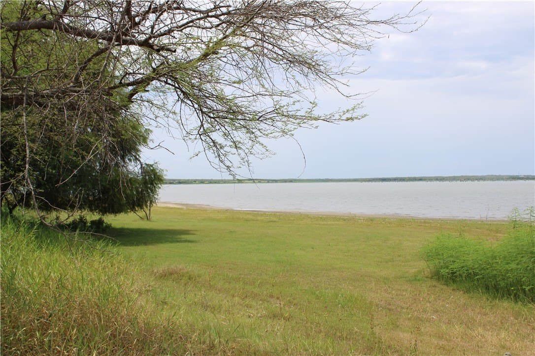 1.84 acres in Live Oak County - photo 11