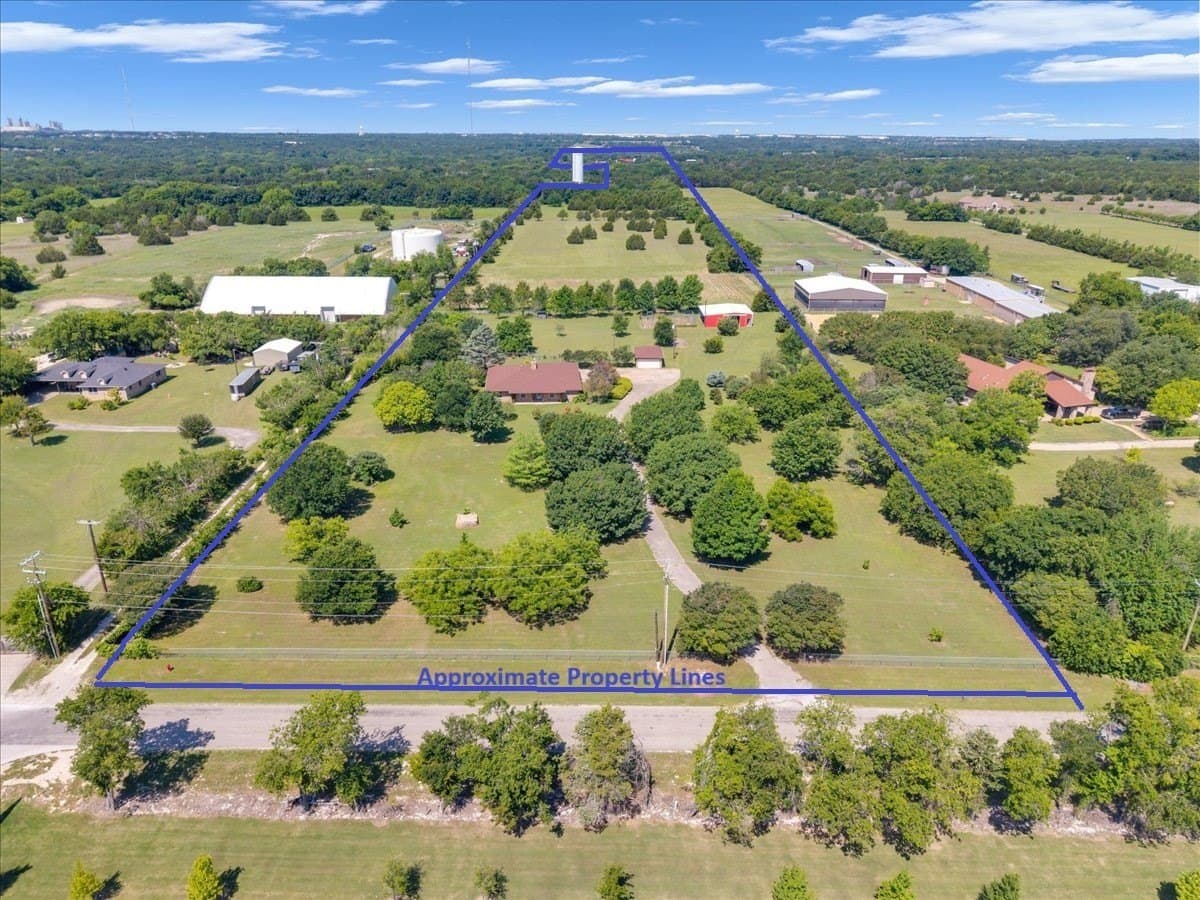 18 acres in Dallas County