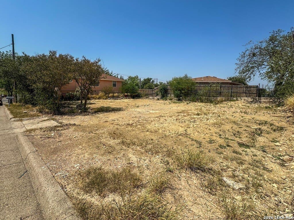 0.11 acres in Maverick County gallery image 2