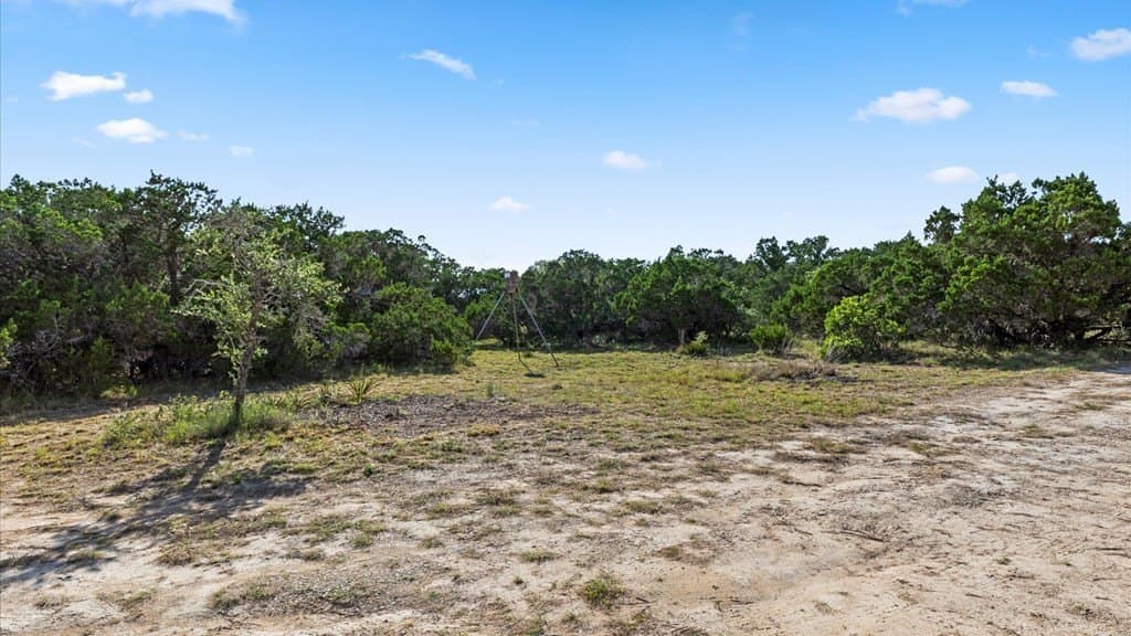7.62 acres in Hays County gallery image 4