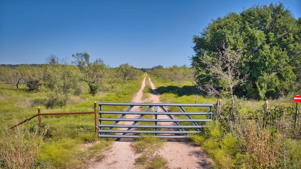 136.24 acres in Mason County