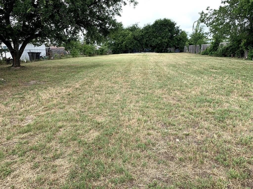 0.33 acres in Tarrant County gallery image 4