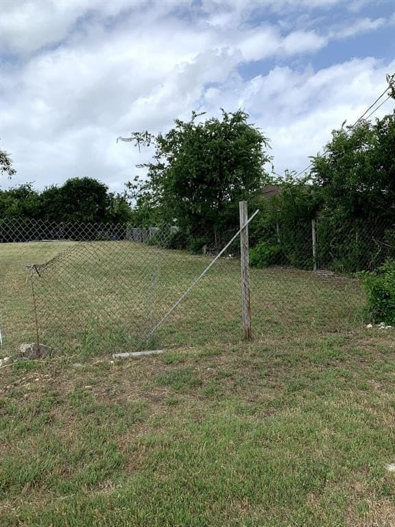 0.33 acres in Tarrant County gallery image 2