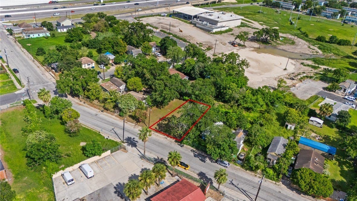 0.1 acres in Nueces County - photo 10