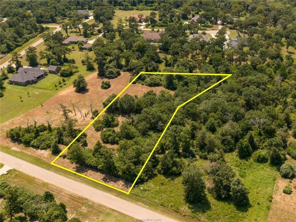 1.95 acres in Grimes County gallery image 2
