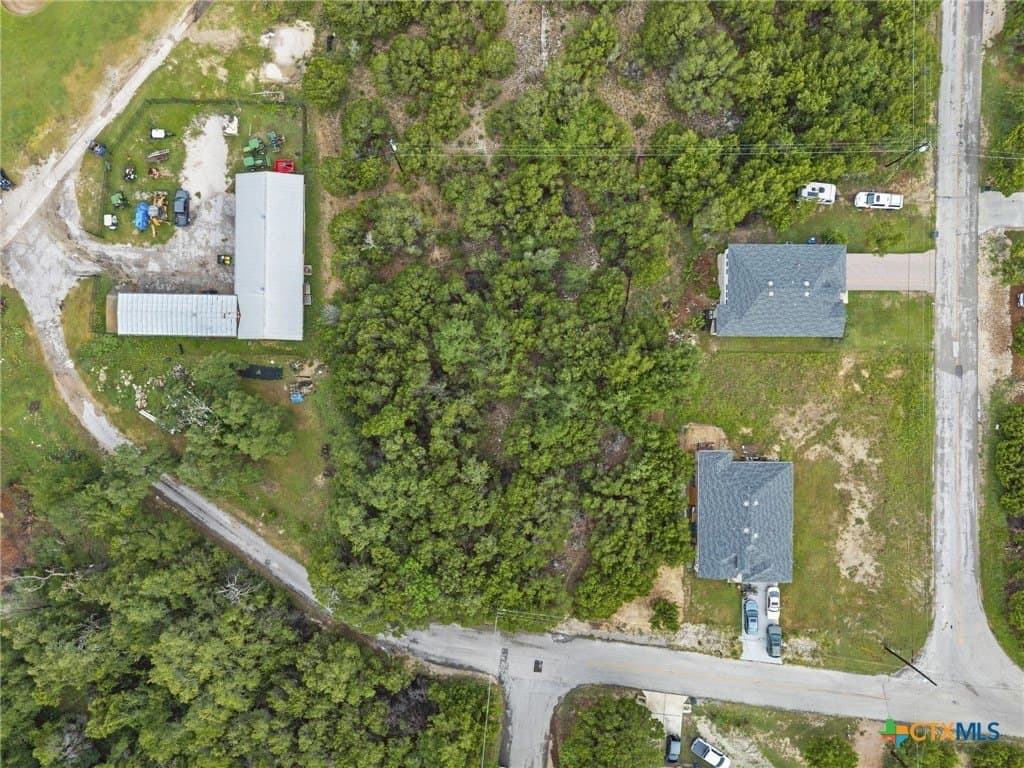 0.25 acres in Travis County gallery image 3