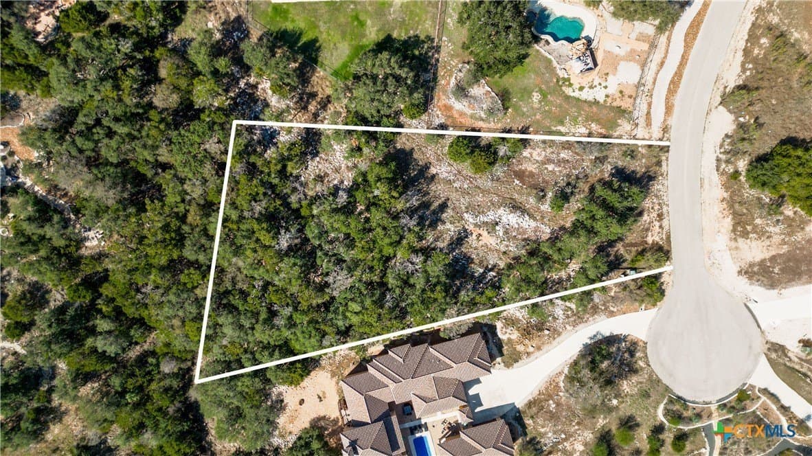 1.02 acres in Comal County - photo 4