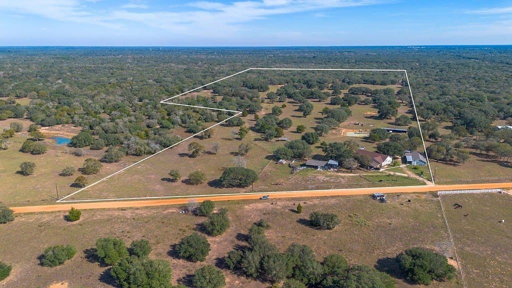 48 acres in Lavaca County gallery image 2