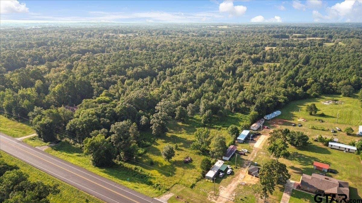 12.7 acres in Smith County gallery image 2