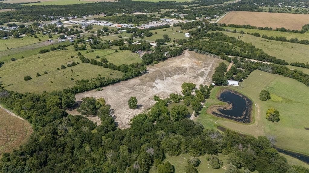11.33 acres in Ellis County