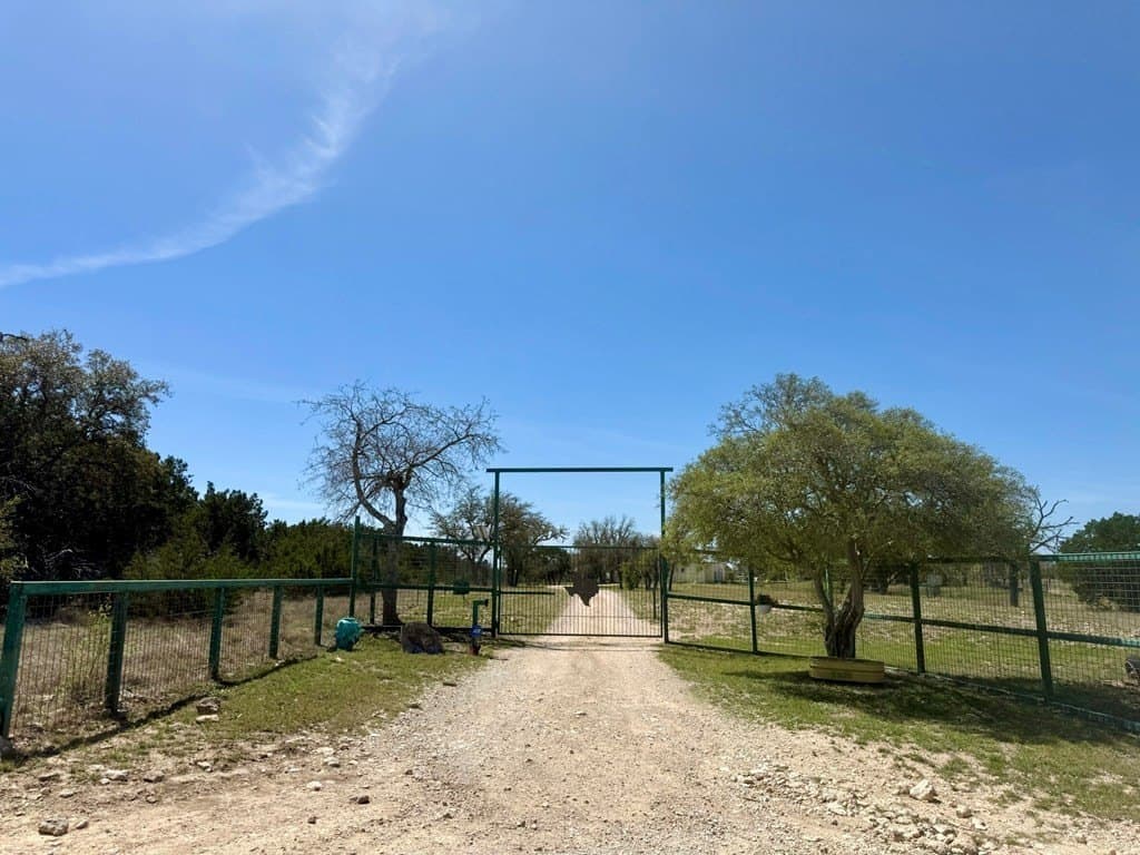 32.39 acres in Bandera County gallery image 2