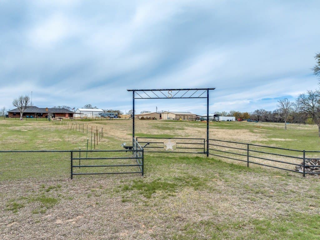 3.99 acres in Wise County