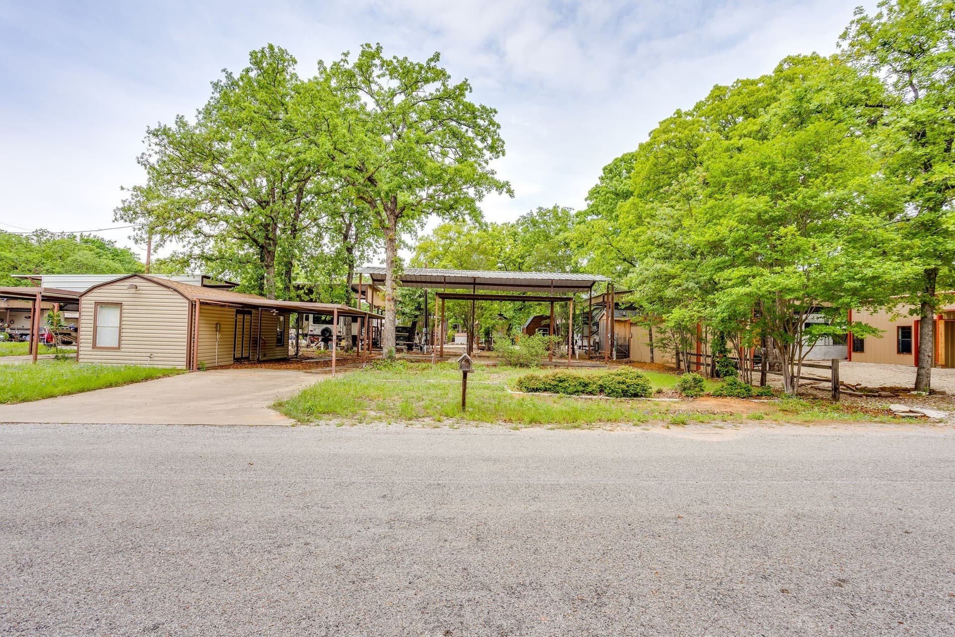 0.04 acres in Hood County - photo 15