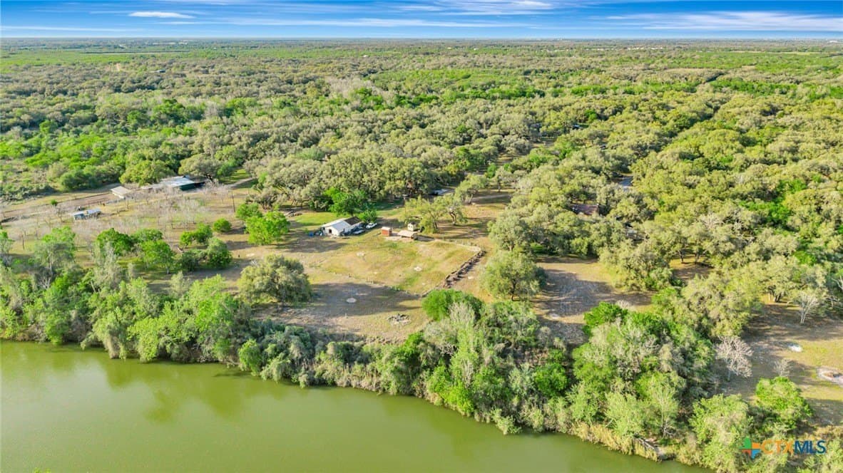 2.58 acres in Victoria County - photo 4