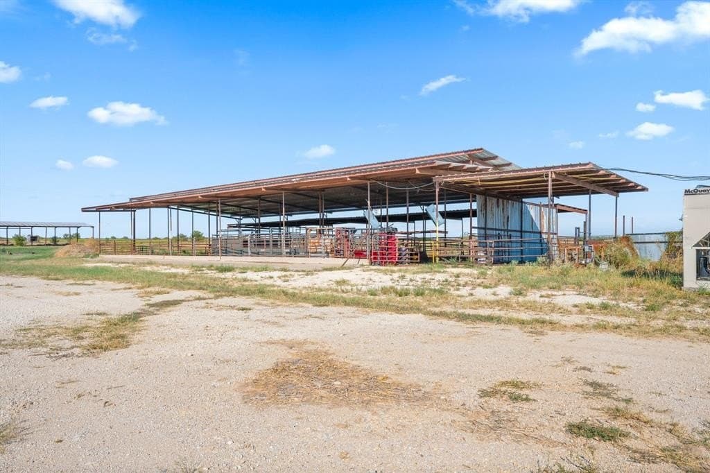 221.95 acres in Hamilton County gallery image 4