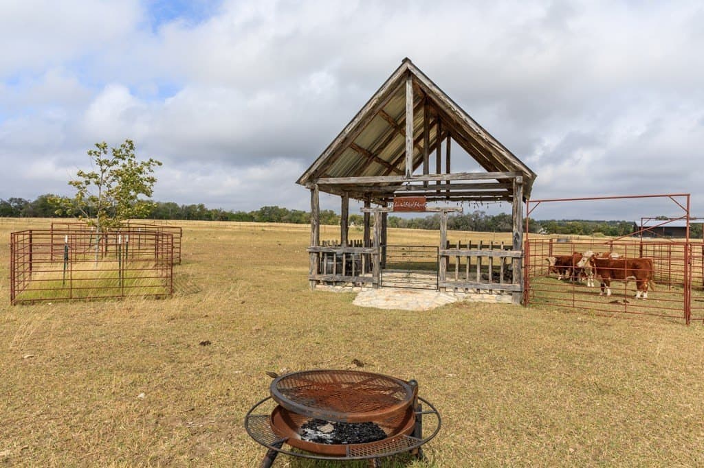 39.04 acres in Gillespie County - photo 84