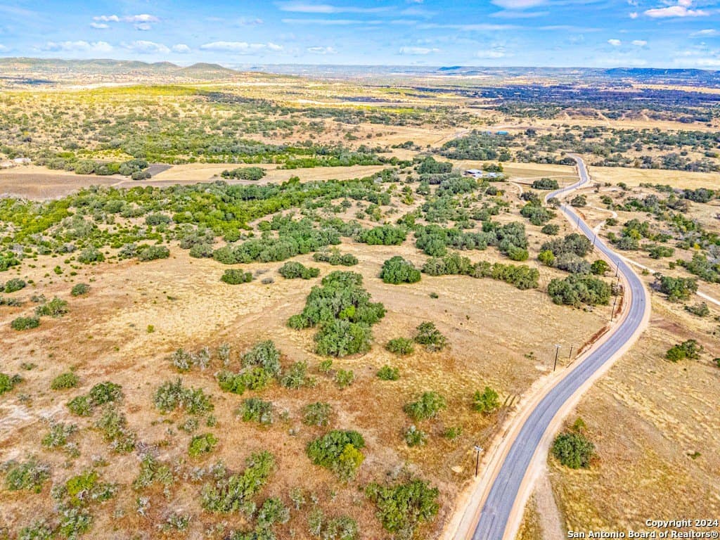 10.02 acres in Bandera County gallery image 2
