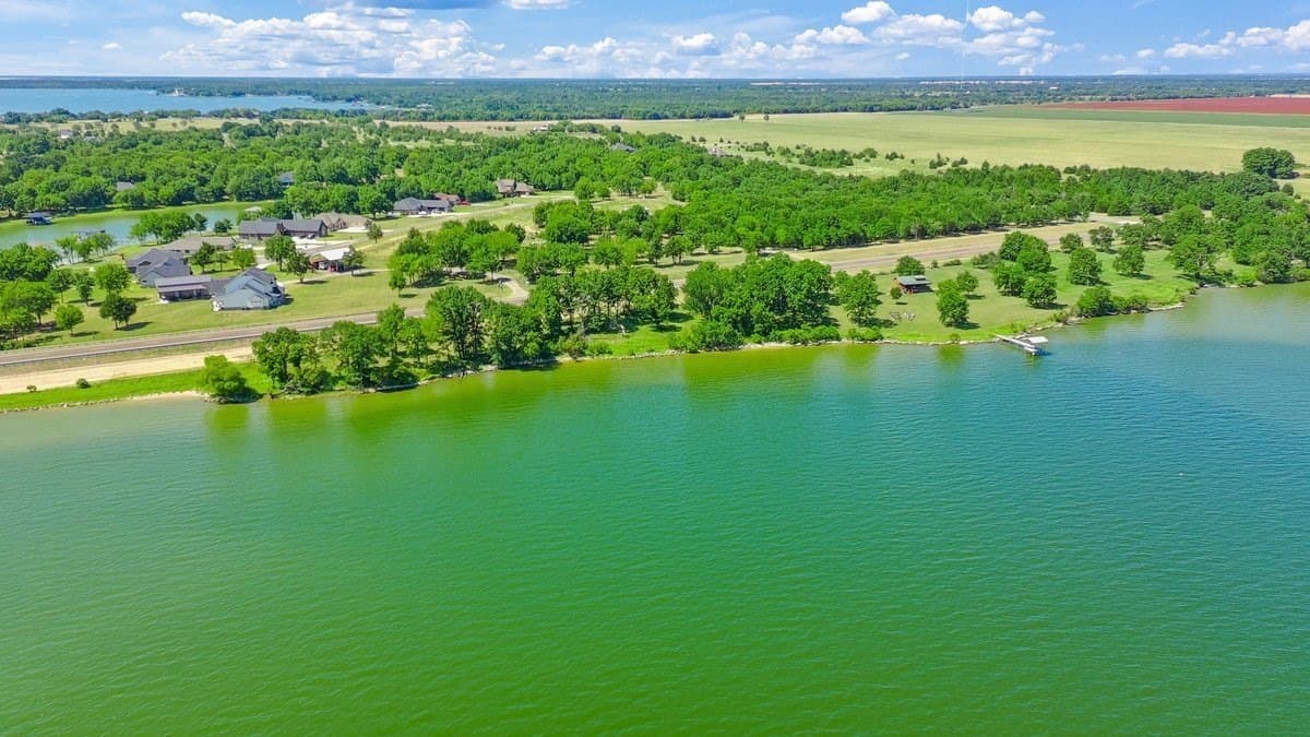 6.35 acres in Navarro County - photo 4
