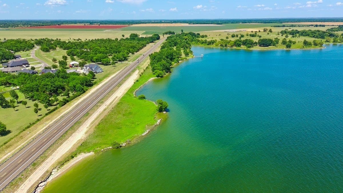 6.35 acres in Navarro County - photo 5