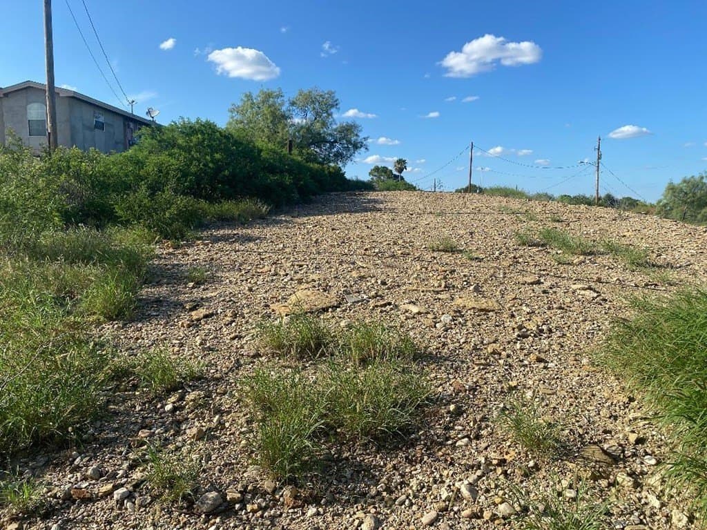 0.3 acres in Maverick County gallery image 4