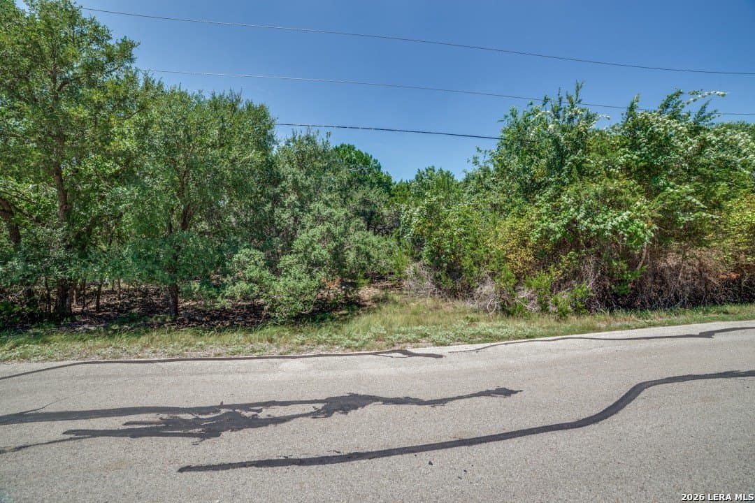 0.61 acres in Comal County - photo 4