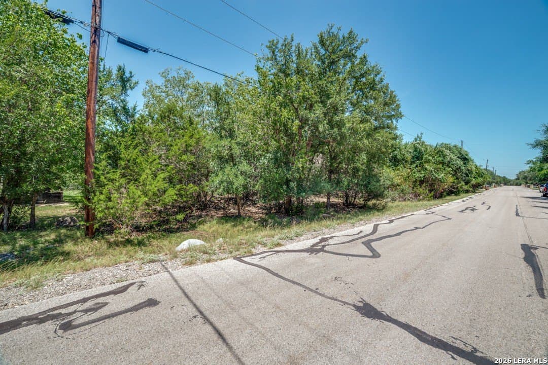 0.61 acres in Comal County - photo 5