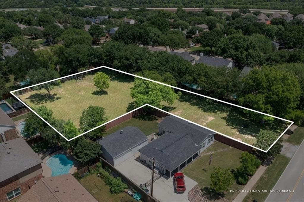 0.75 acres in Tarrant County gallery image 2