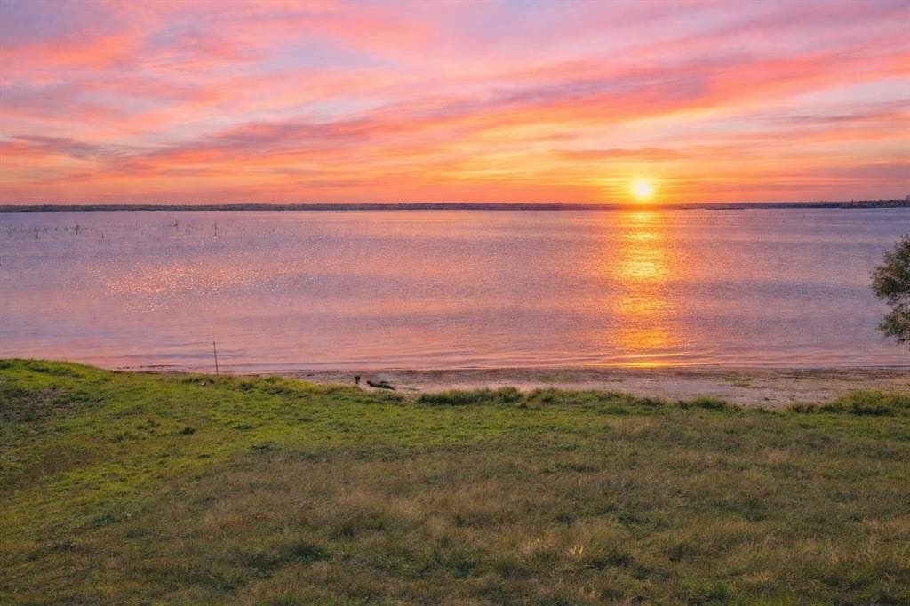 1.11 acres in Navarro County gallery image 2