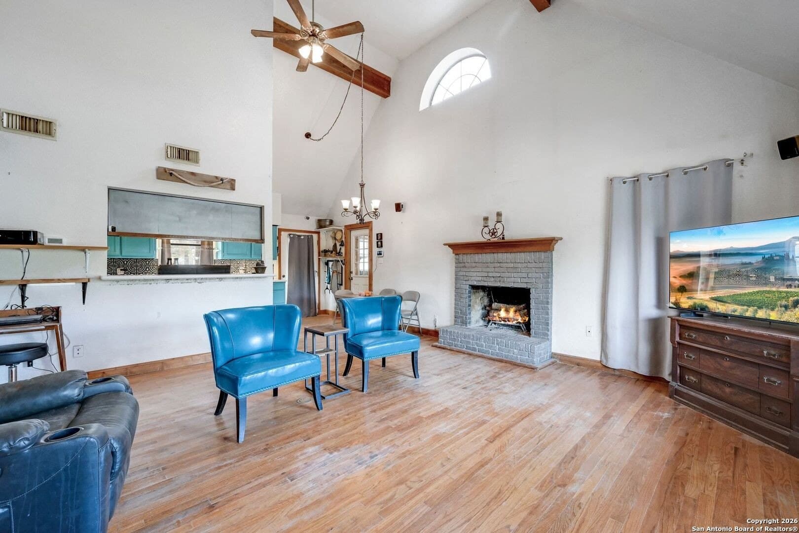 14.28 acres in Blanco County gallery image 4