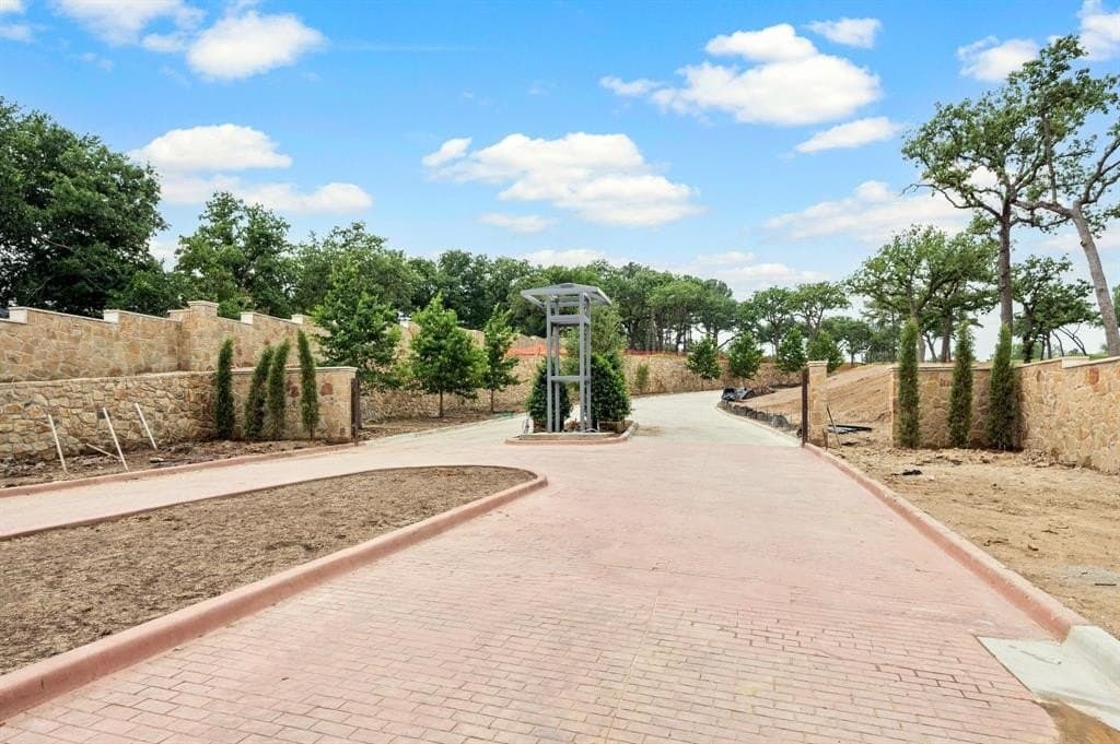 1.12 acres in Tarrant County gallery image 2