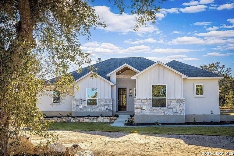 1.02 acres in Comal County - photo 9
