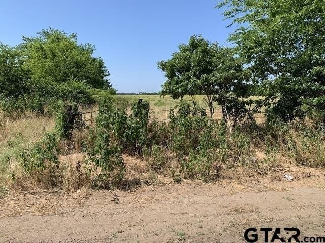 5.99 acres in Smith County