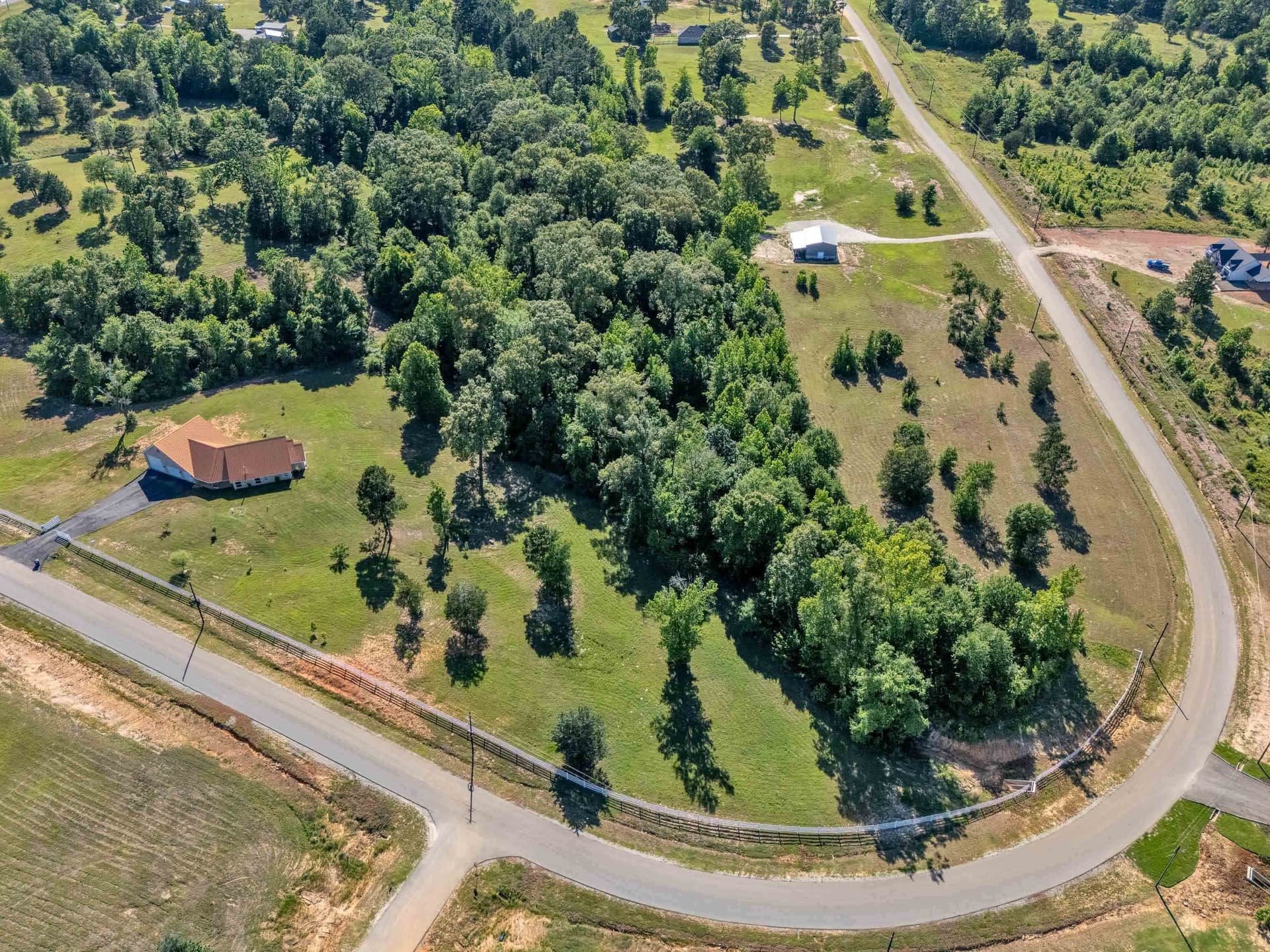 3.89 acres in Smith County gallery image 4