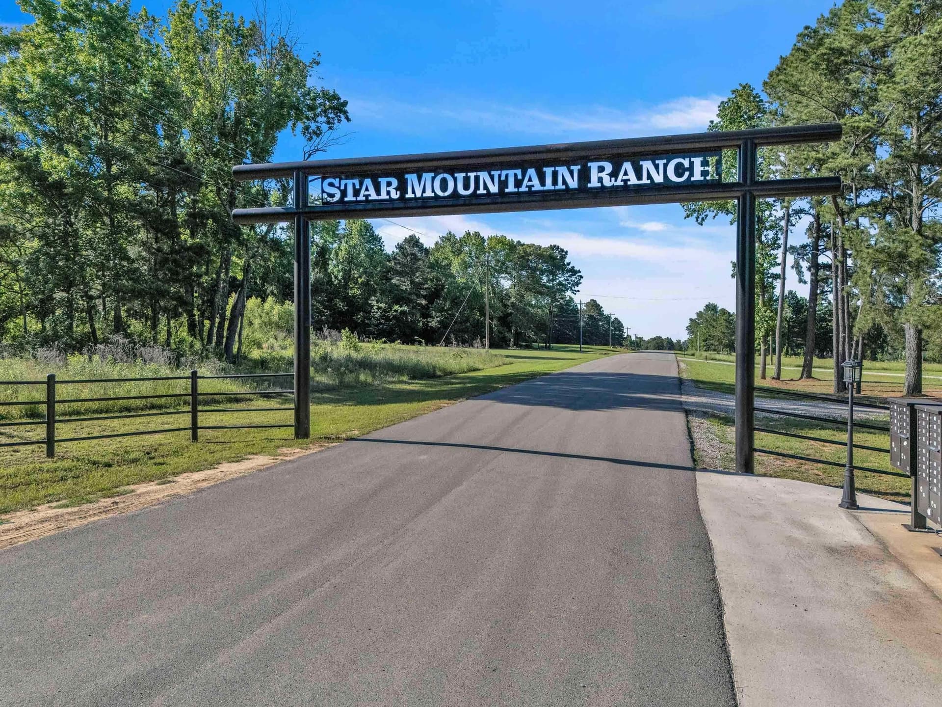 3.89 acres in Smith County gallery image 2